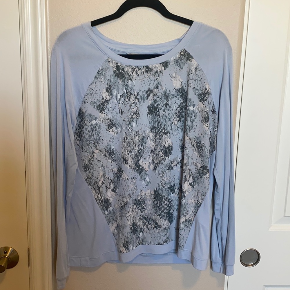 Great versatile top with snakeskin pattern